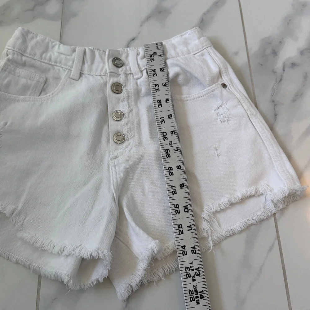 Zara White Distressed Cut Off Jean Shorts Girls 13/14